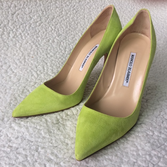 Manolo Blahnik BB Lime Green Suede Pointed Toe Pumps - Picture 2 of 16